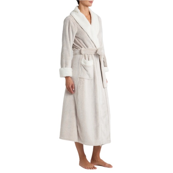 Oscar De La Renta Robe - Picture 7 of 8